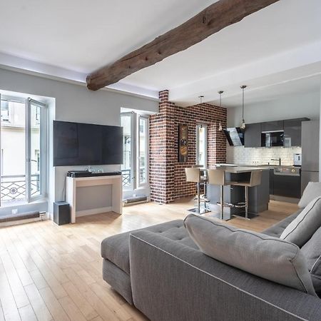 Room In Apartment - Cosy Place In The Hear Of Parigi Esterno foto